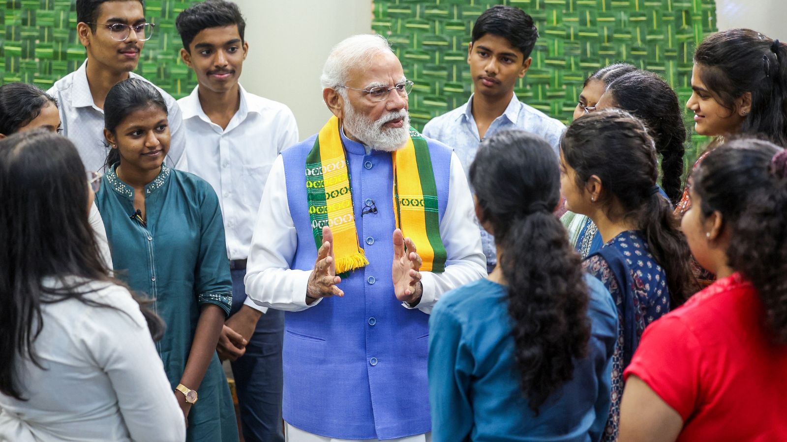 ಪರೀಕ್ಷಾ ಪೆ ಚರ್ಚಾ 2026: ನಿಜವಾದ ನಾಯಕತ್ವ ಎಂದರೆ ಚುನಾವಣೆಗಳನ್ನು ಗೆಲ್ಲುವುದಲ್ಲ, ಜನರನ್ನು ಅರ್ಥಮಾಡಿಕೊಳ್ಳುವುದಾಗಿದೆ ಎಂದು ಪ್ರಧಾನಿ ನರೇಂದ್ರ ಮೋದಿ ಹೇಳಿದ್ದಾರೆ.