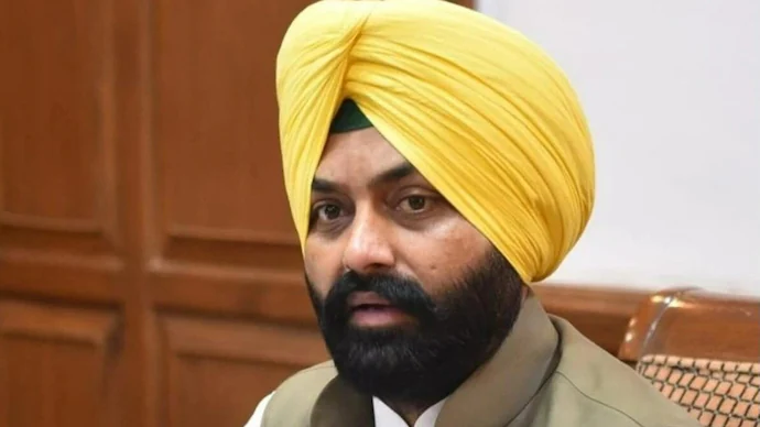 "ಅಧಿಕಾರಿ ಆತ್ಮಹತ್ಯೆ ಪ್ರಕರಣವನ್ನು ಸಿಬಿಐ ತನಿಖೆಗೆ ವಹಿಸುವಂತೆ ಪಂಜಾಬ್ ಸಿಎಂ ನಿರಾಕರಿಸಿದ್ದಾರೆ"