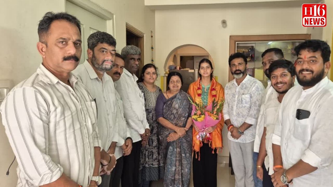 ರಾಜ್ಯ ಟಾಪರ್  ಬೃಂದಾಗೆ  ಭರ್ಜರಿ ಸನ್ಮಾನ್: ಕೋಟ ಶ್ರೀನಿವಾಸ್ ಪೂಜೇರಿ ಅಭಿನಂದನೆ!