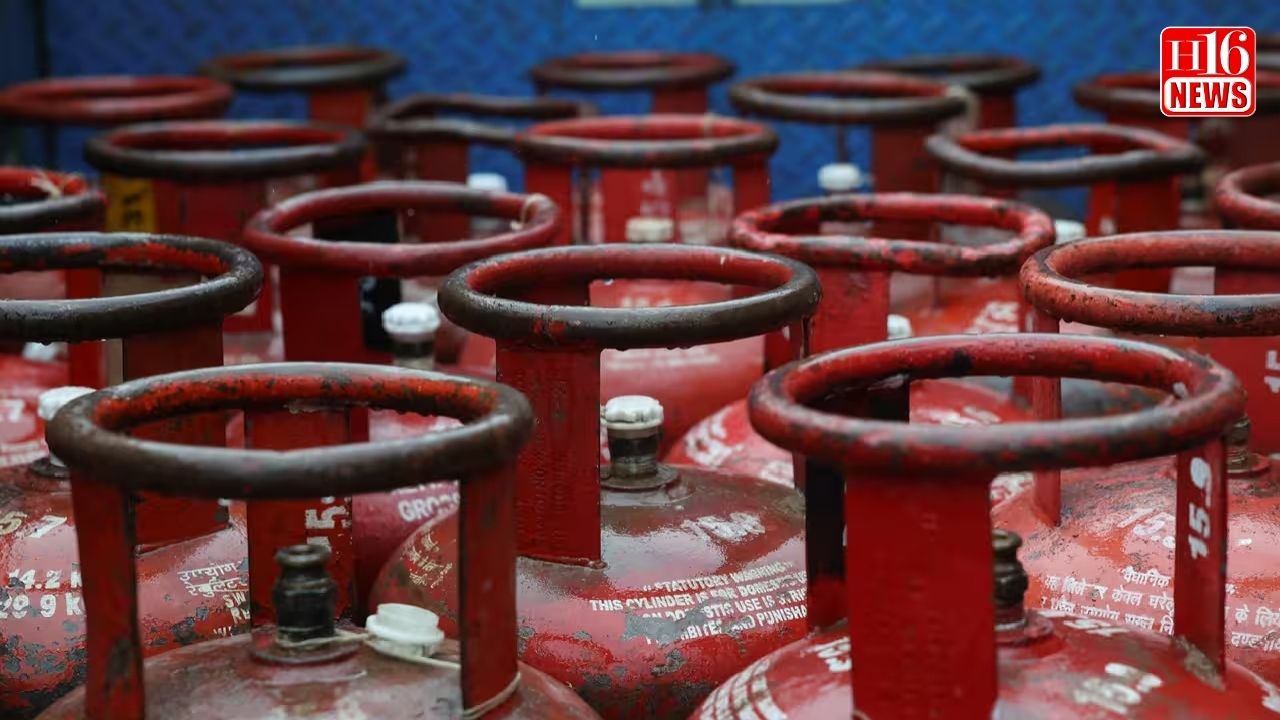 LPG Gas Price Update: ವಾಣಿಜ್ಯ ಸಿಲಿಂಡರ್ ದುಬಾರಿ - ₹993 ಹೆಚ್ಚಳ
